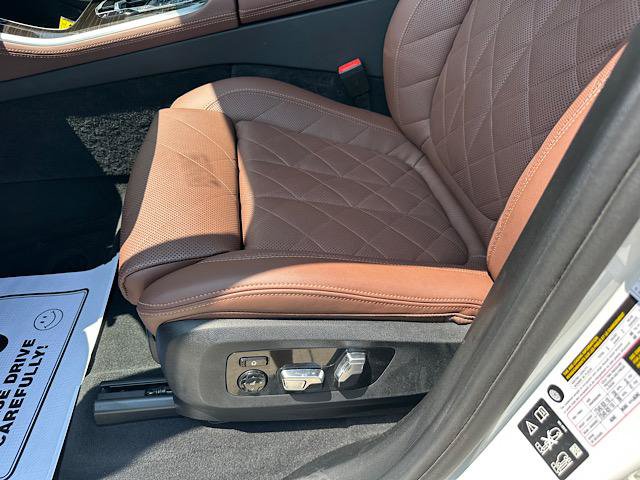 Used 2024 BMW X5 xDrive40i w/ M Sport Package AWD/4WD image 13