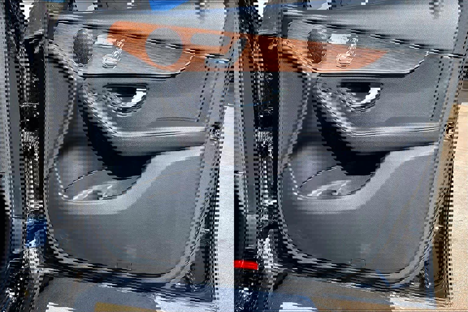 Used 2020 Mercedes-Benz GLC 300 image 25