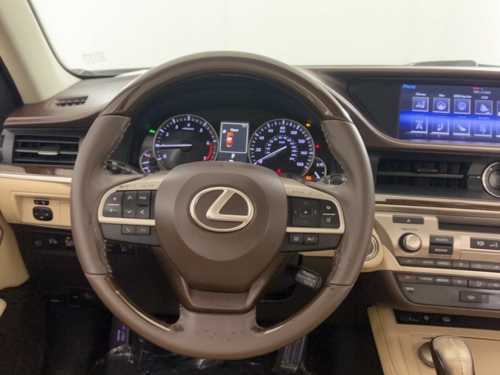 Used 2016 Lexus ES 350 w/ Luxury Package w/Wood Trim FWD image 10