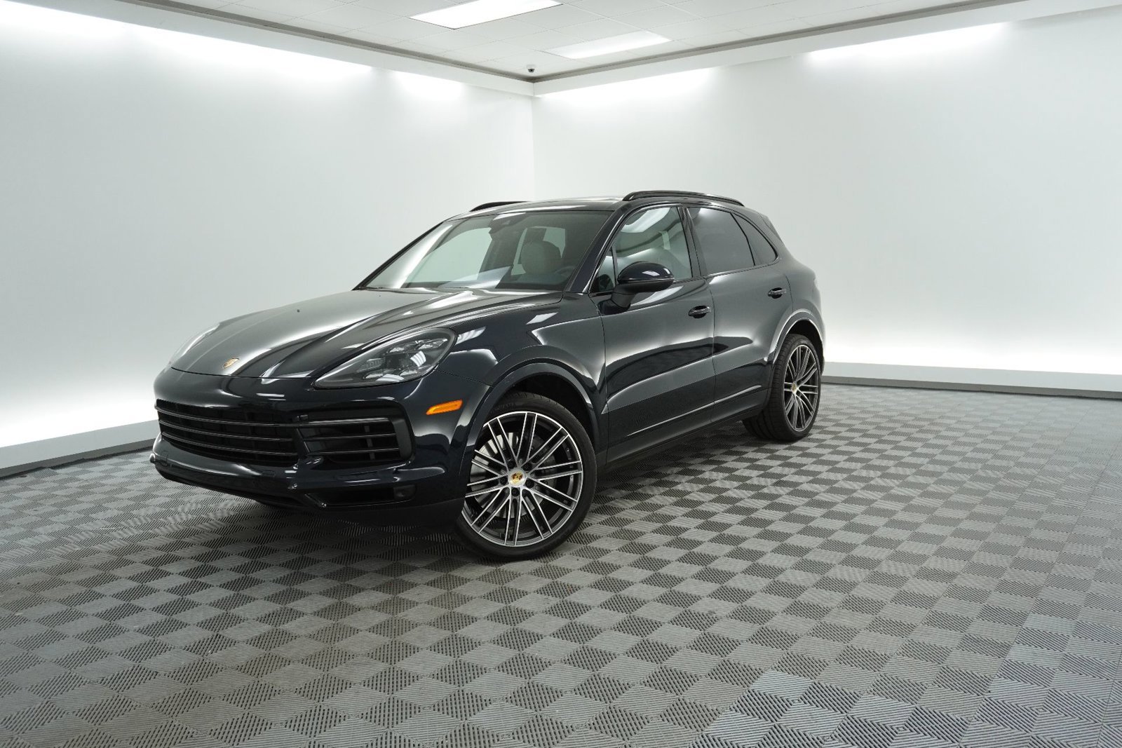Certified 2023 Porsche Cayenne S image 1