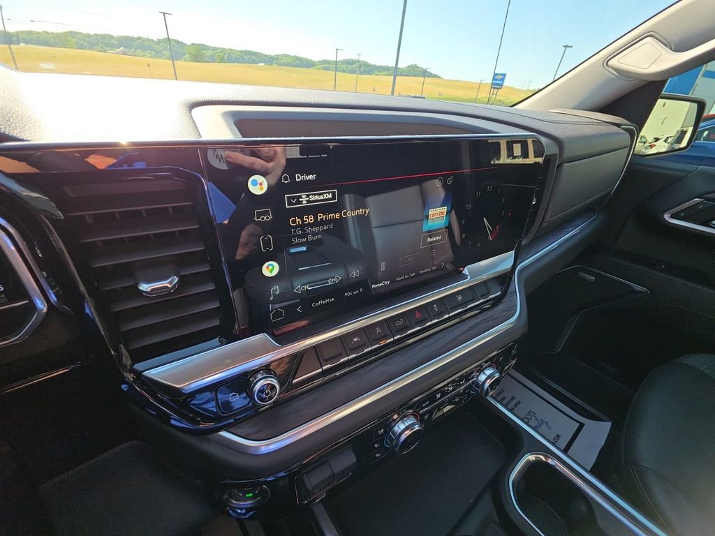 Used 2022 GMC Sierra 1500 SLT w/ SLT Premium Package image 16