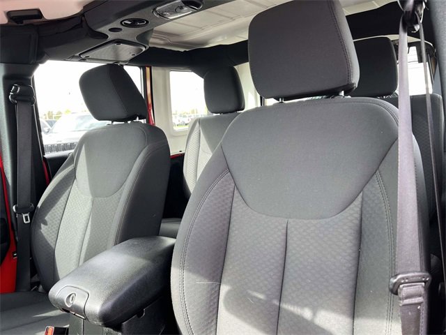 Used 2018 Jeep Wrangler Unlimited Sport w/ Connectivity Group image 20