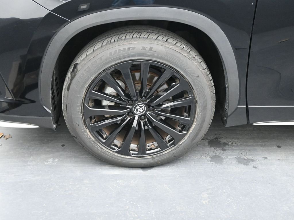 Used 2025 Toyota Highlander XSE image 15