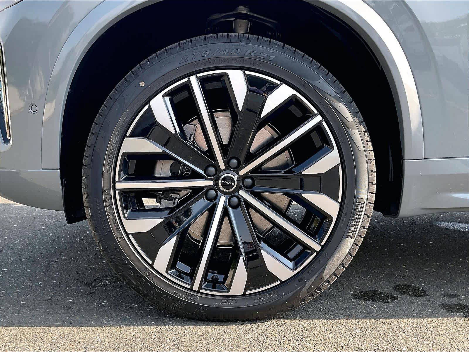 New 2027 Volvo XC90 B6 Plus AWD/4WD image 14
