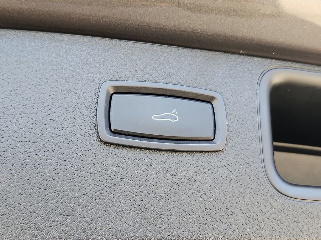 Used 2018 Porsche Macan Sport Edition image 30