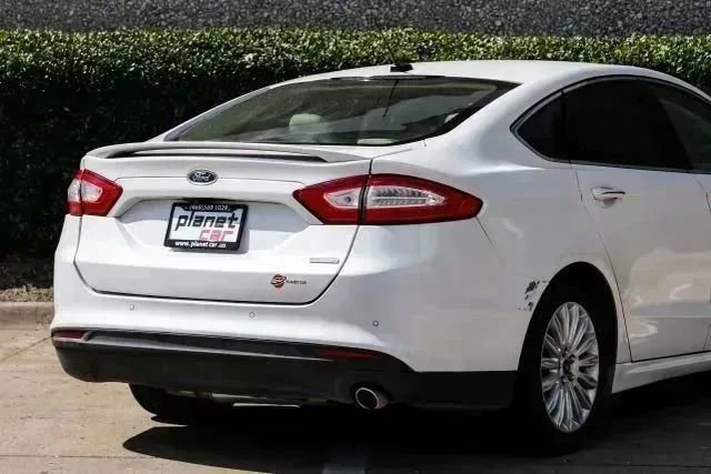 Used 2016 Ford Fusion SE w/ Equipment Group 502A image 11