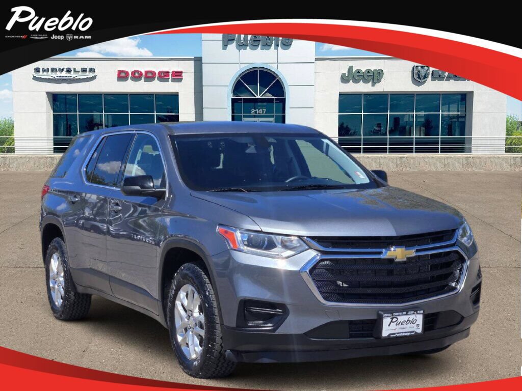 Used 2021 Chevrolet Traverse LS FWD image 1