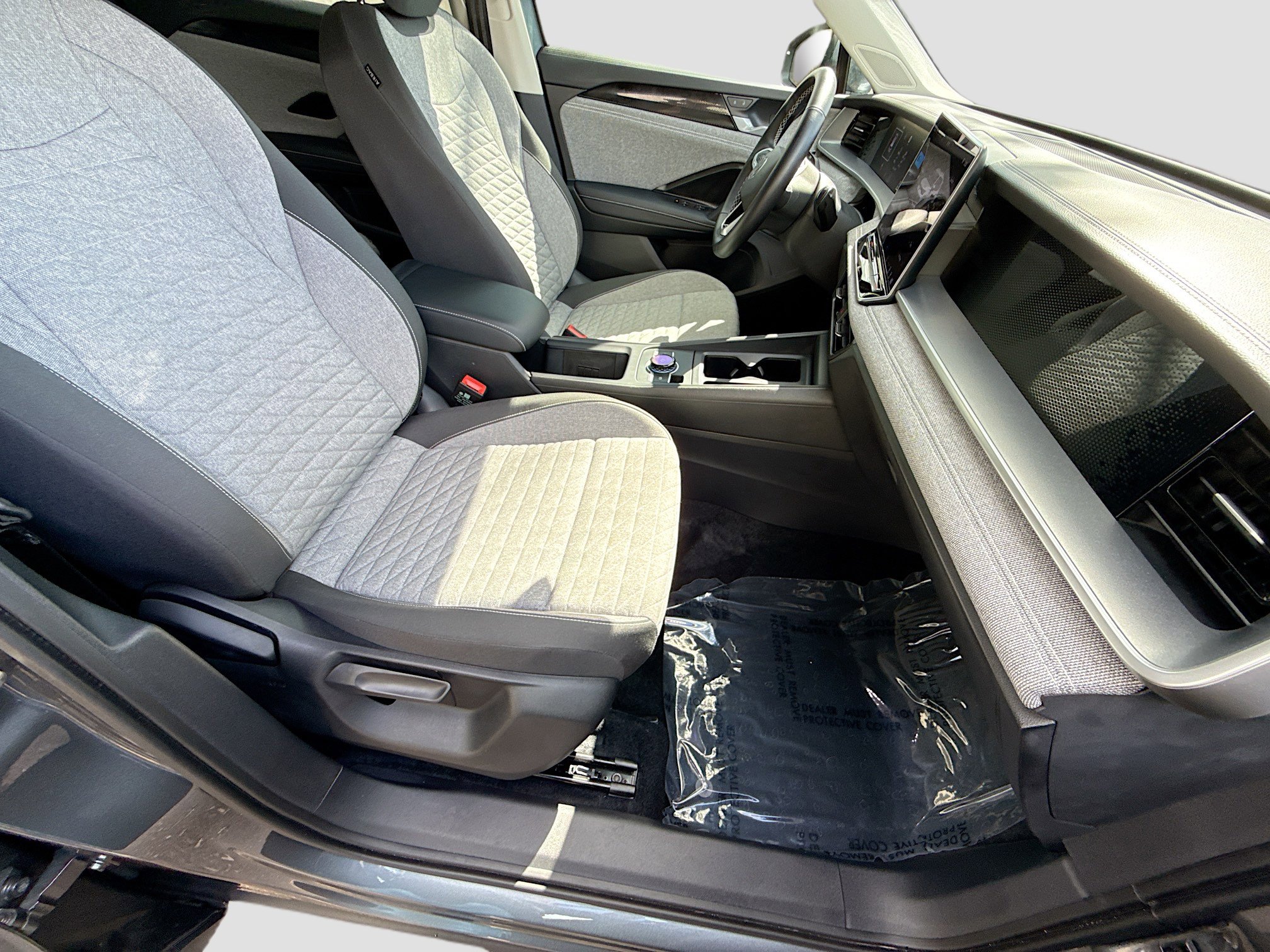 Used 2025 Volkswagen Tiguan S image 14