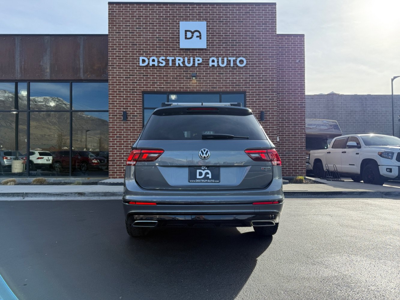 Used 2021 Volkswagen Tiguan SE R-Line AWD/4WD image 7