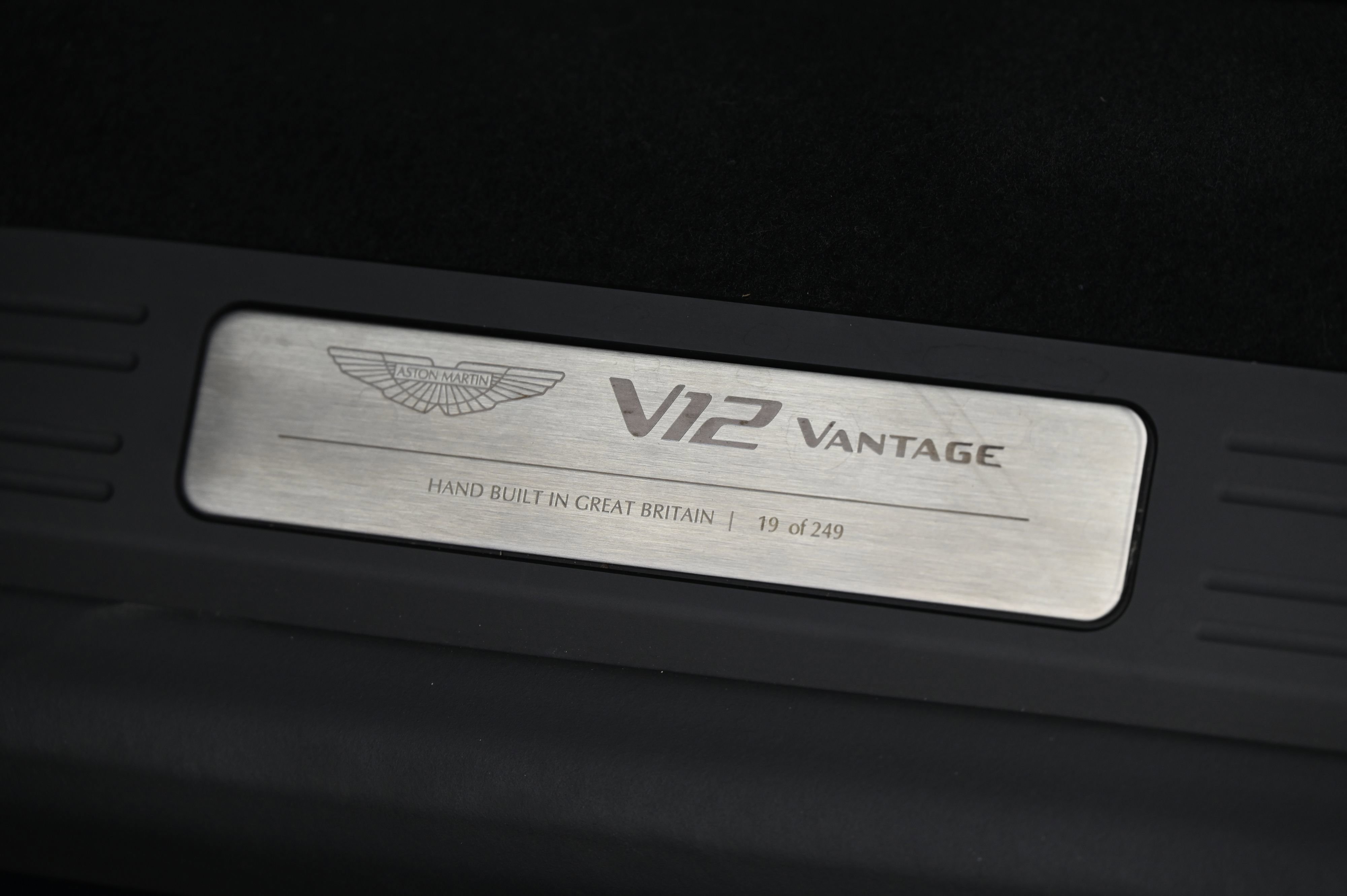 Used 2023 Aston Martin V12 Vantage Roadster image 28