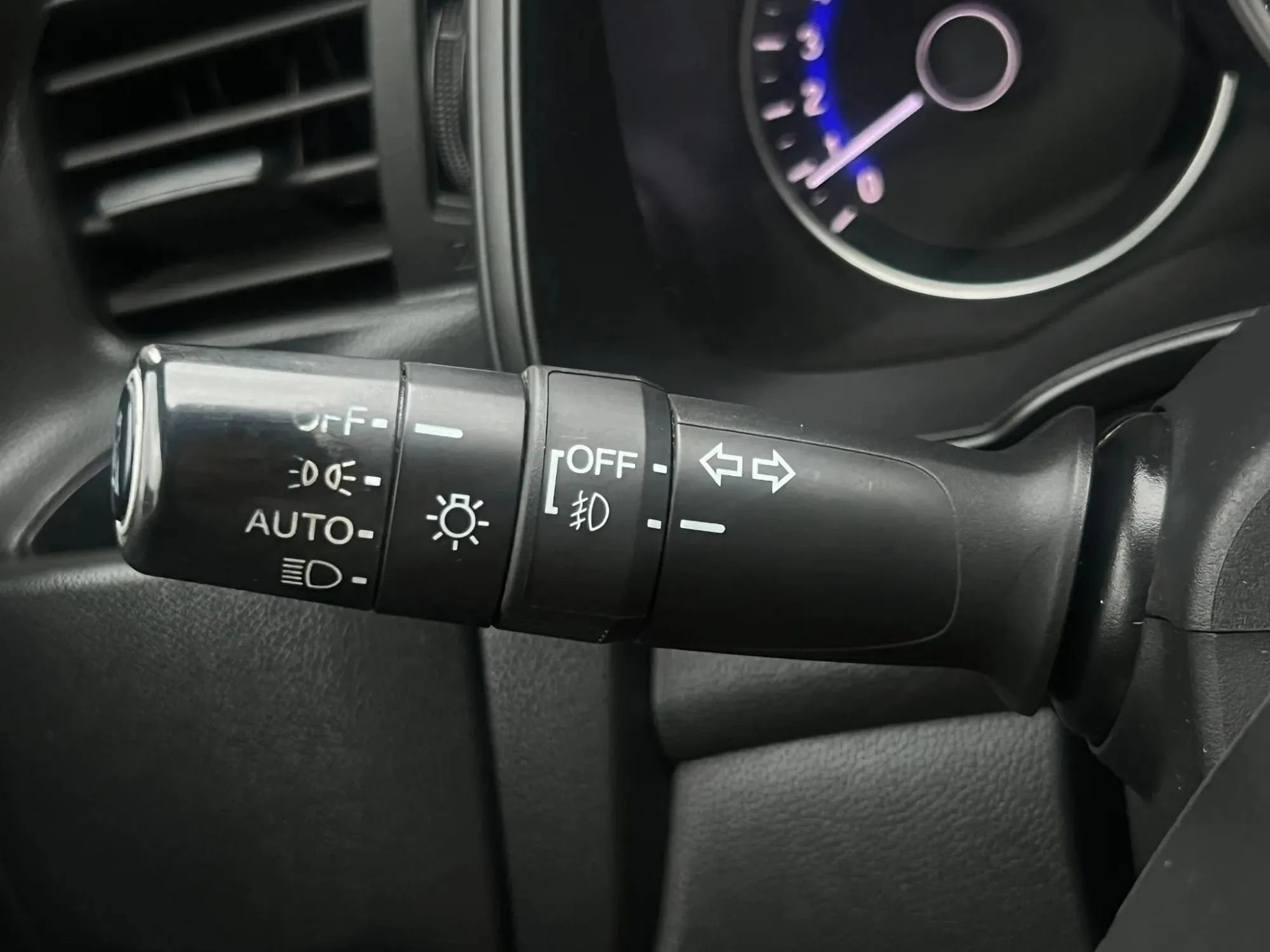 Used 2015 Honda Fit EX image 50