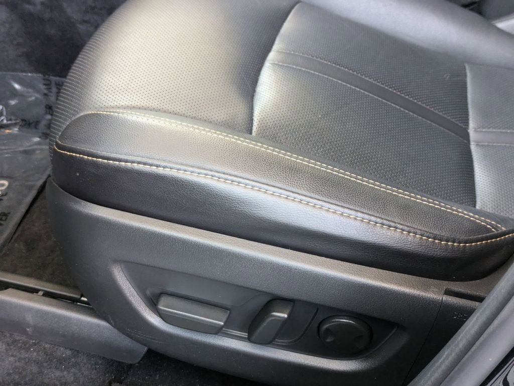 Used 2025 MAZDA CX-90 3.3 Turbo w/ Premium Sport Pkg image 15