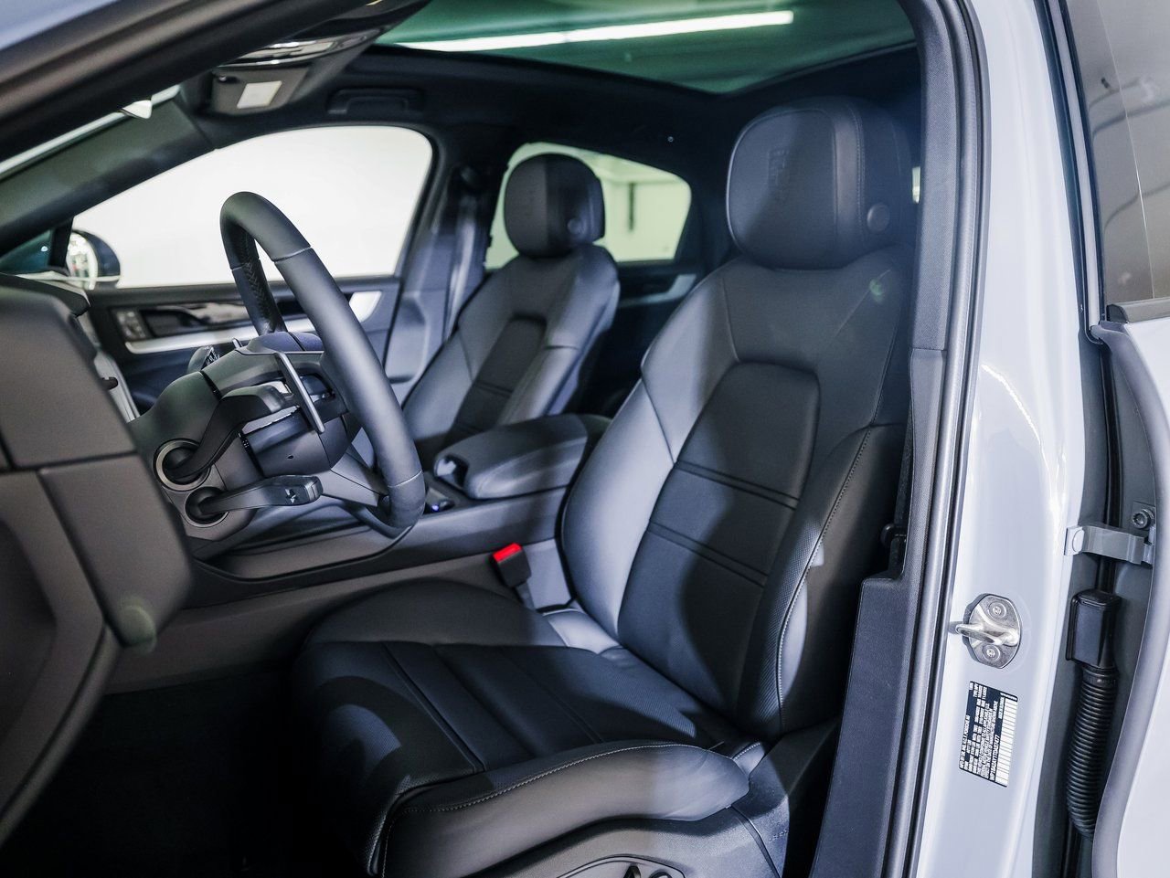 New 2026 Porsche Cayenne Coupe AWD/4WD image 5