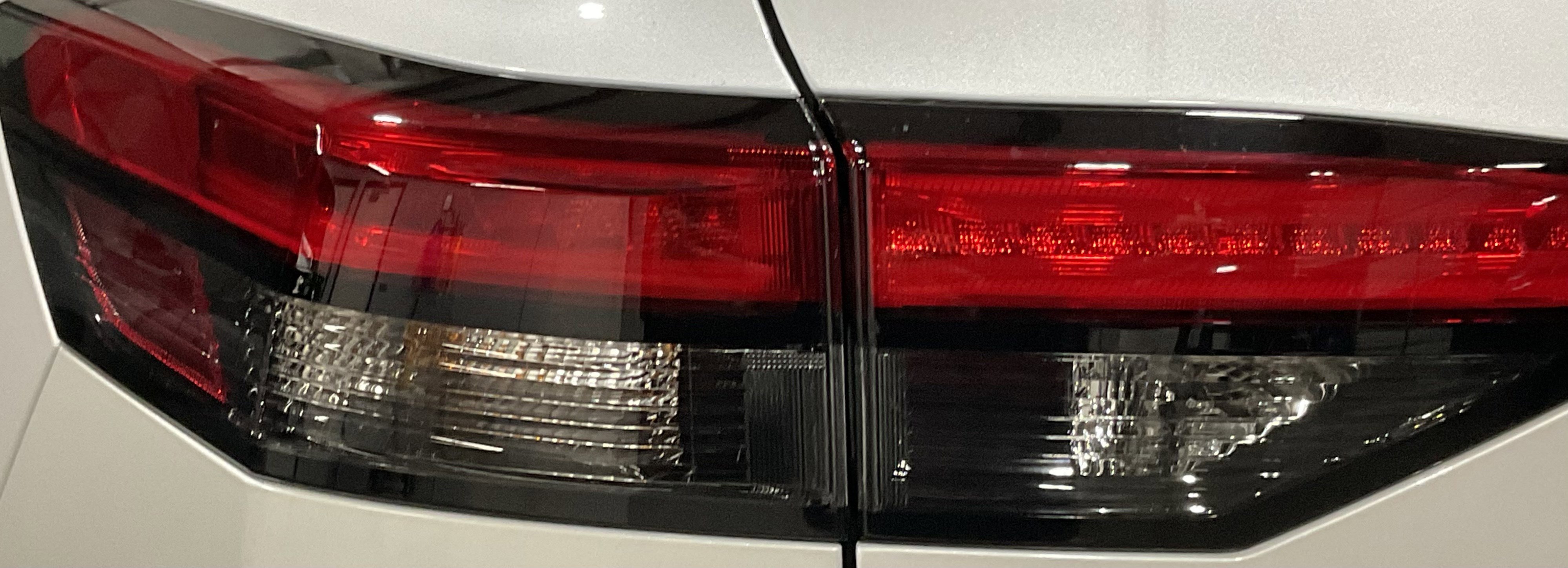 Used 2025 Nissan Pathfinder SV w/ Black Appearance Package image 10