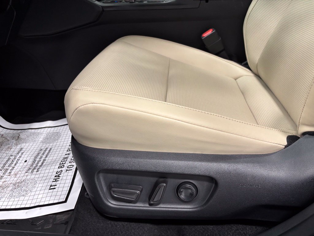 Used 2026 Toyota RAV4 Limited AWD/4WD image 12