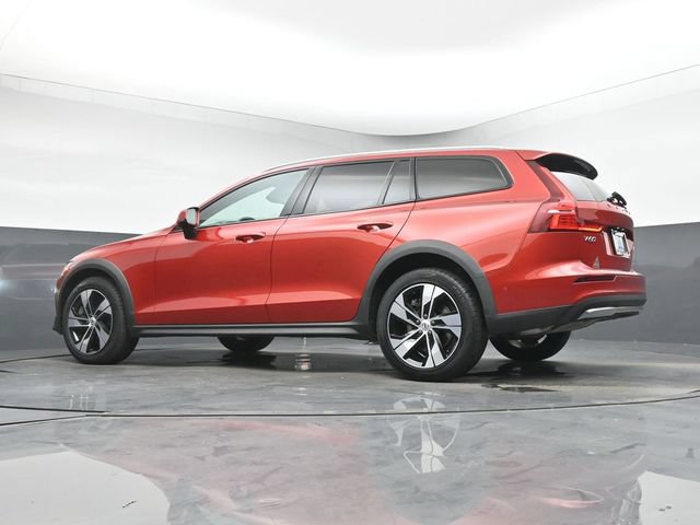 Used 2024 Volvo V60 B5 Cross Country Plus w/ Climate Package AWD/4WD image 39