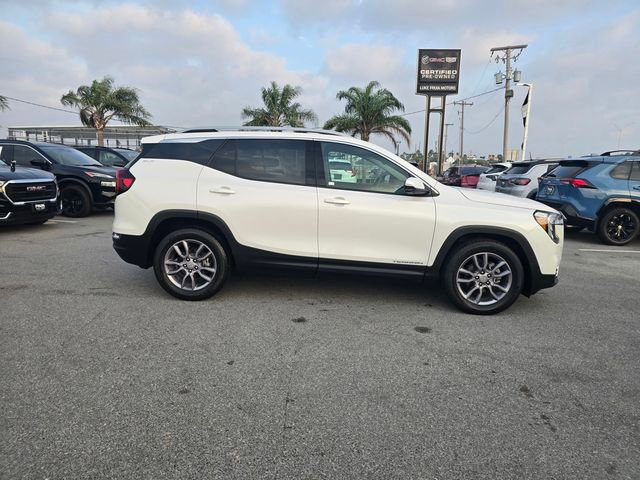 Used 2023 GMC Terrain SLT w/ Infotainment Package II image 4