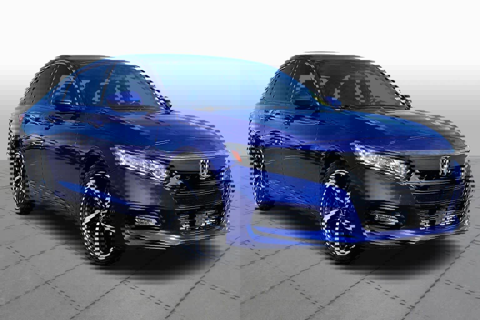 Used 2018 Honda Accord Sport image 2