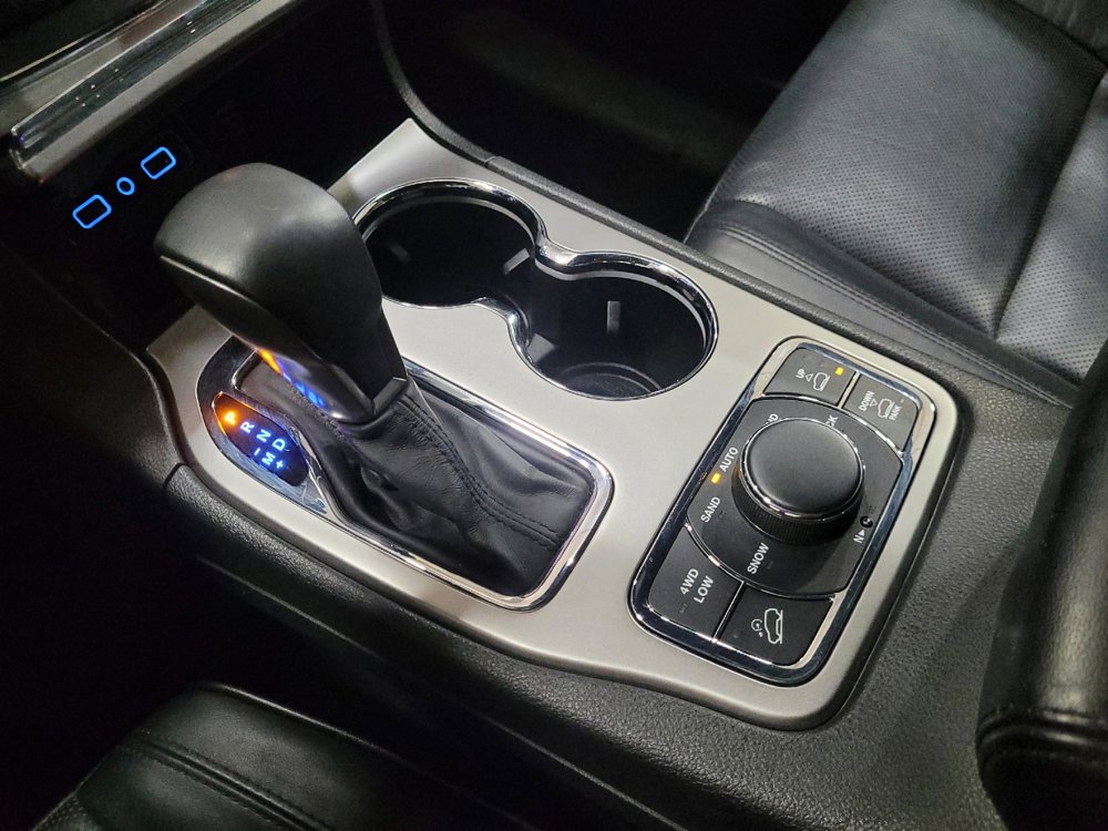 Used 2018 Jeep Grand Cherokee Overland AWD/4WD image 26