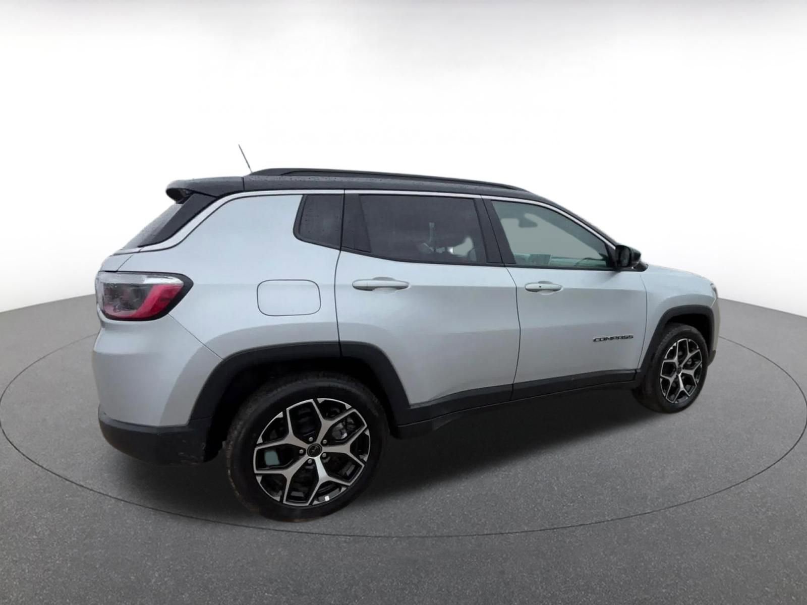 Used 2025 Jeep Compass Limited AWD/4WD image 15