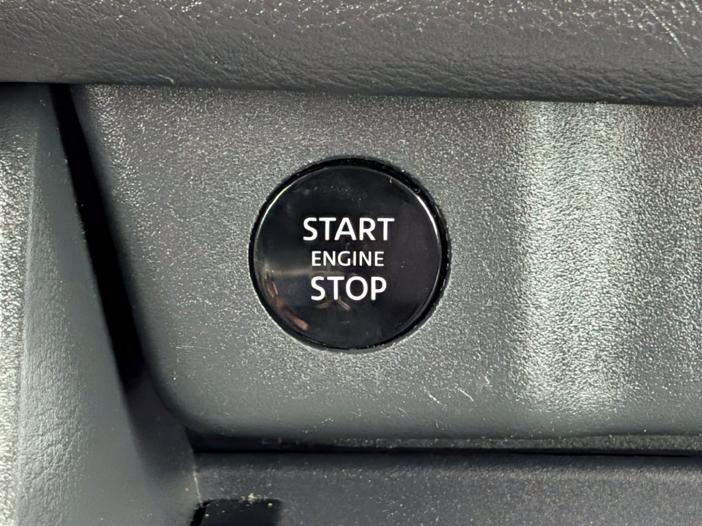 Used 2024 Nissan Rogue S AWD/4WD image 25