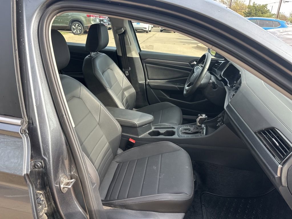 Used 2024 Volkswagen Jetta SE image 17