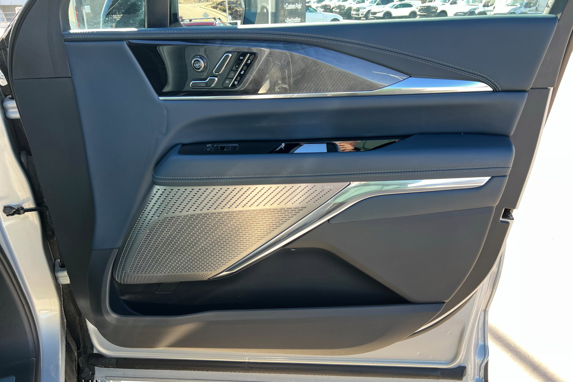 New 2025 Cadillac Escalade IQ Sport 2 w/ LPO, ONYX Package image 25