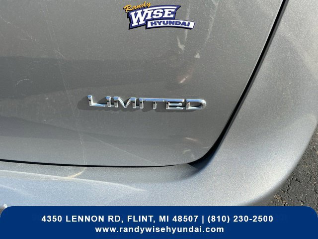 Used 2018 Chrysler Pacifica Limited FWD image 12
