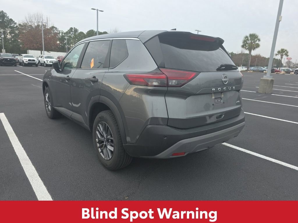 Used 2023 Nissan Rogue S image 6