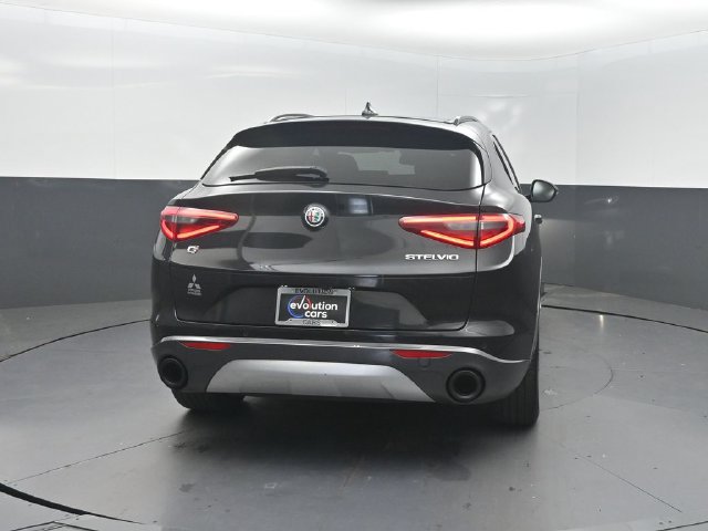 Used 2023 Alfa Romeo Stelvio Ti AWD/4WD image 30