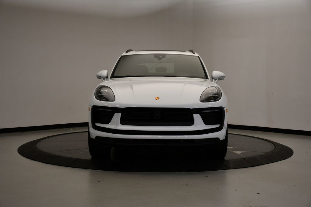 Used 2026 Porsche Macan AWD/4WD image 10
