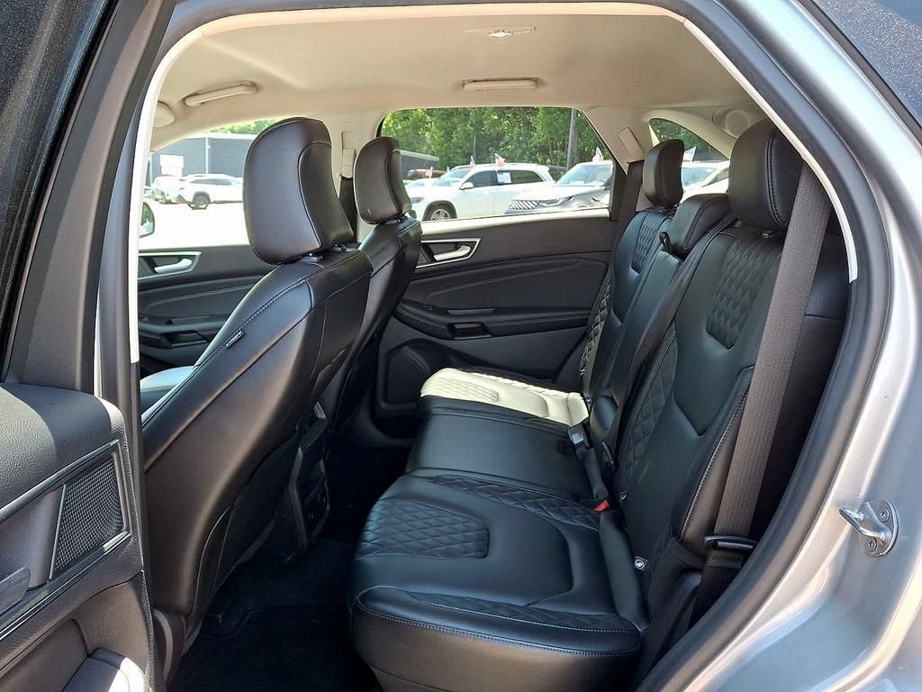 Used 2024 Ford Edge Titanium AWD/4WD image 12