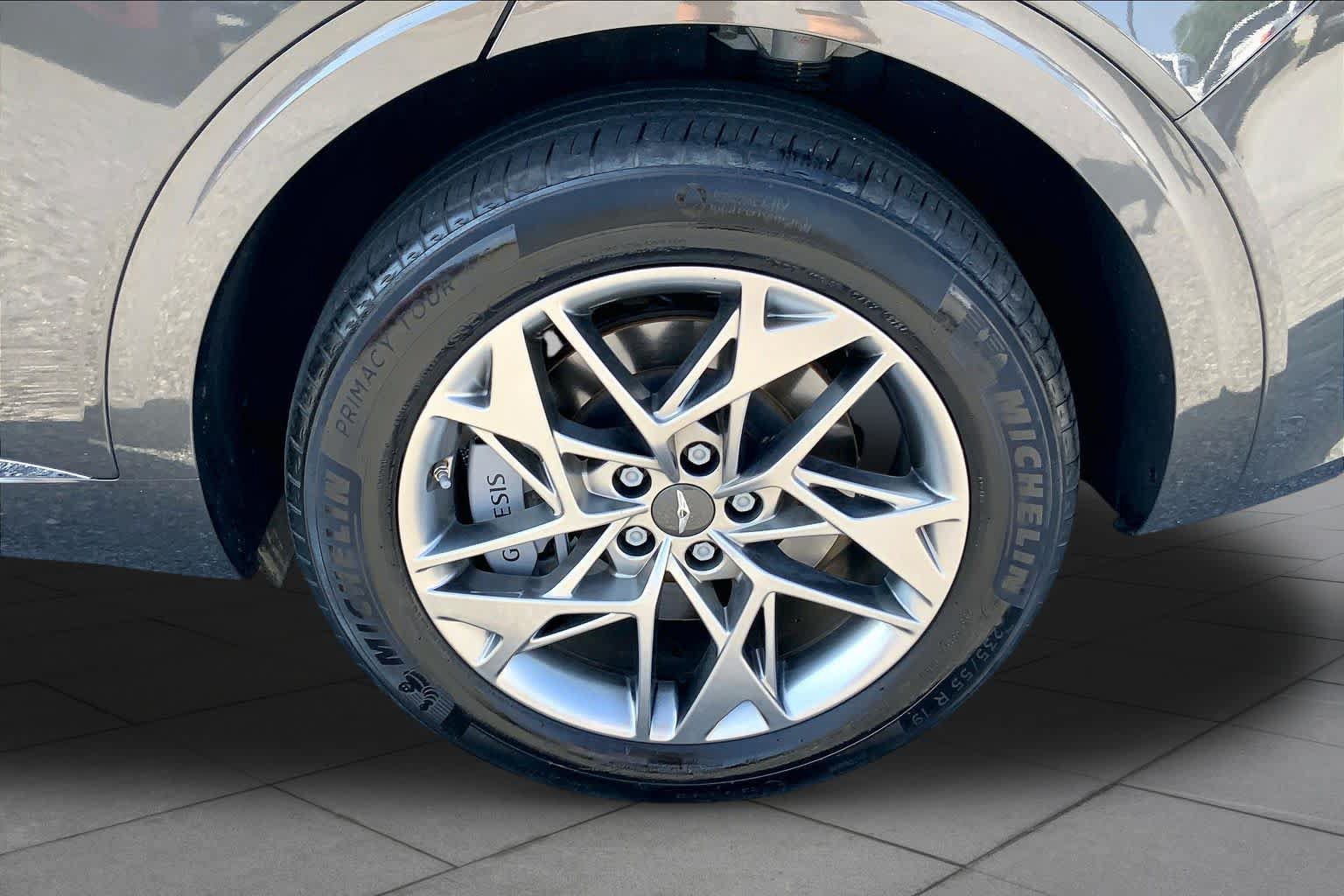 Used 2025 Genesis GV70 2.5T AWD/4WD image 10