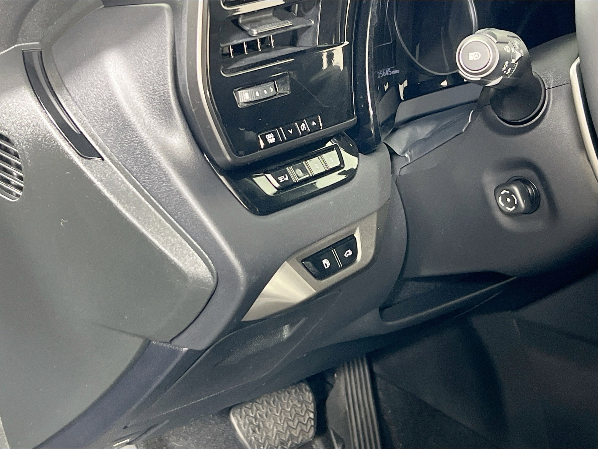 Used 2023 Lexus RX 350 Premium w/ Accessory Package image 10