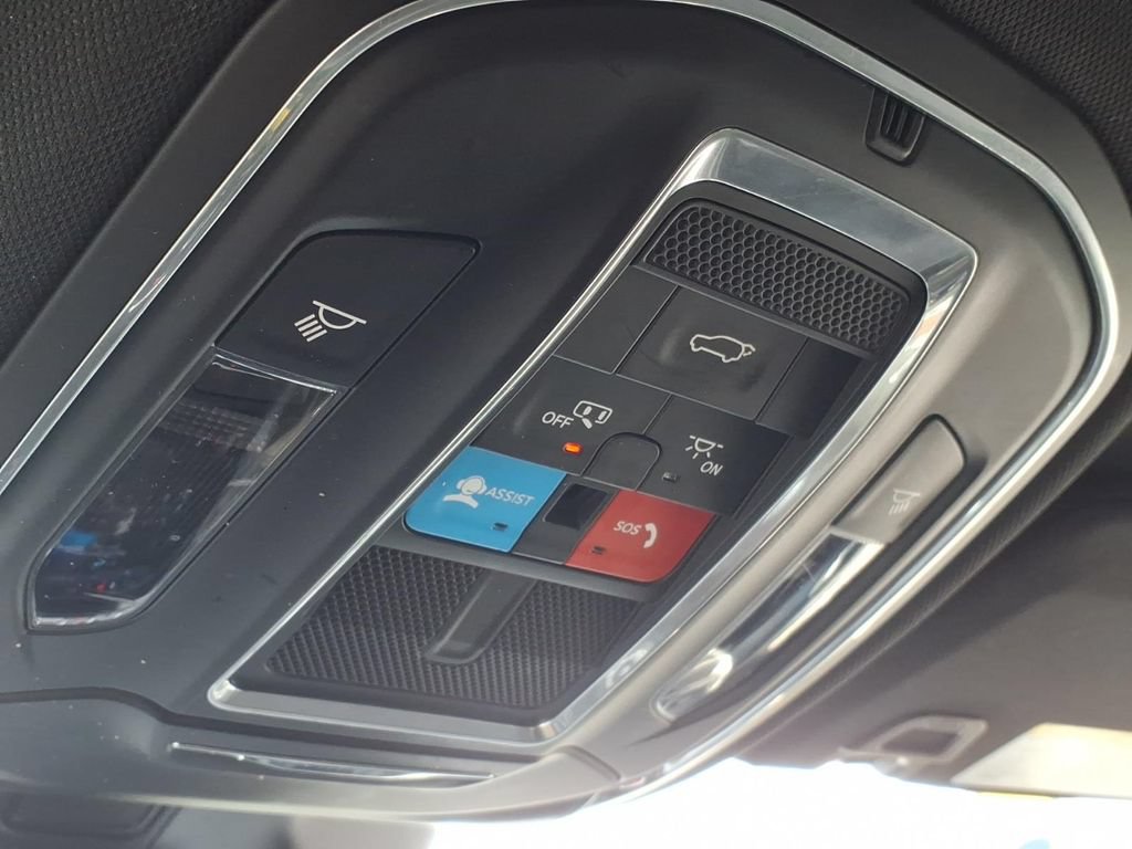 Used 2023 Jeep Grand Cherokee Altitude AWD/4WD image 19