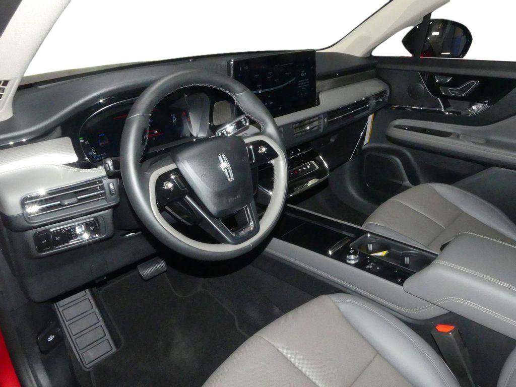 New 2025 Lincoln Corsair Reserve w/ Rear Removable Package Tray image 7