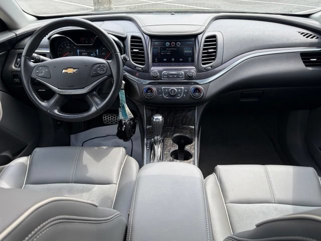 Used 2015 Chevrolet Impala LT w/ Convenience Package FWD image 34