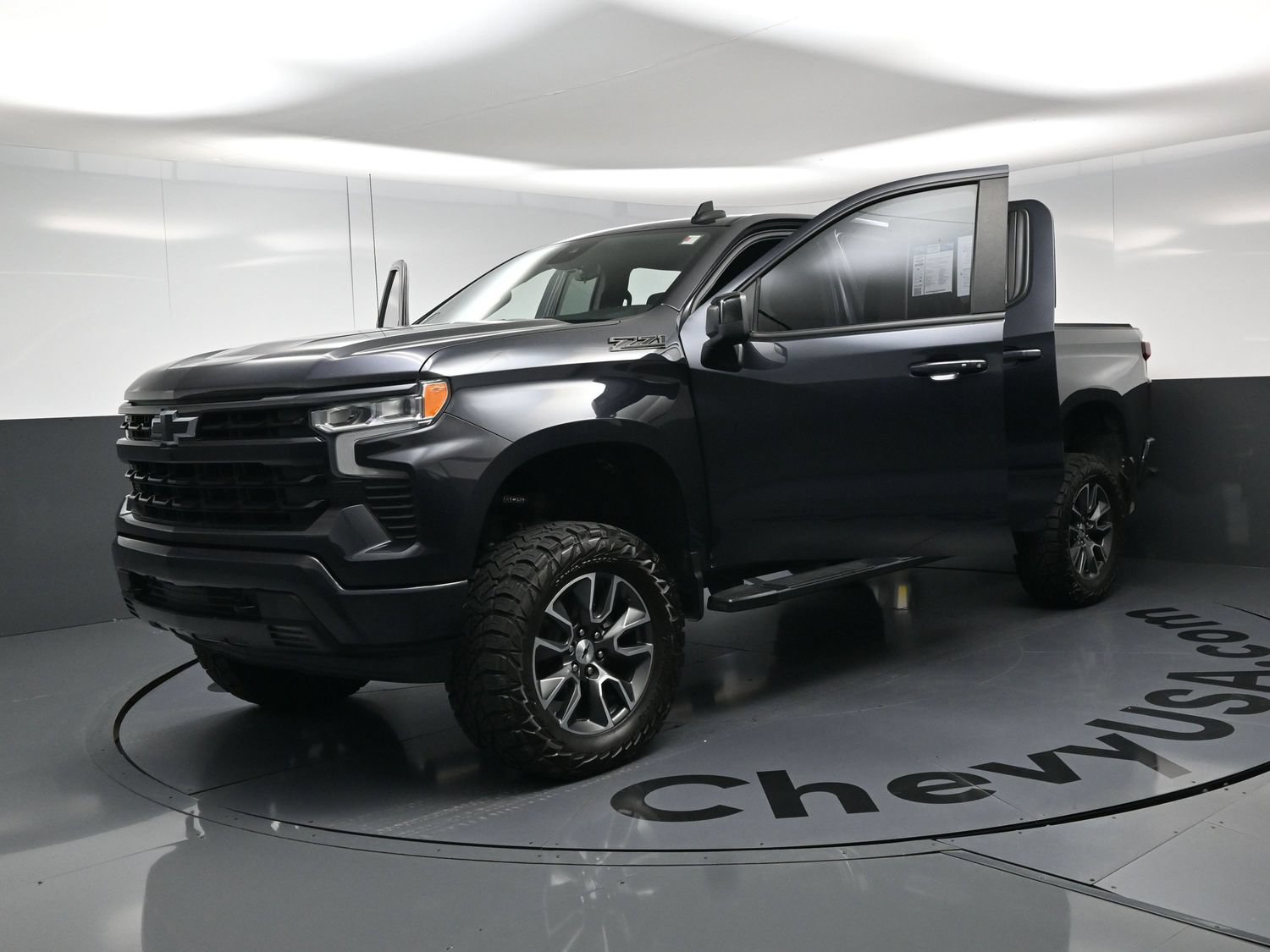Used 2022 Chevrolet Silverado 1500 RST w/ Z71 Off-Road Package AWD/4WD image 24