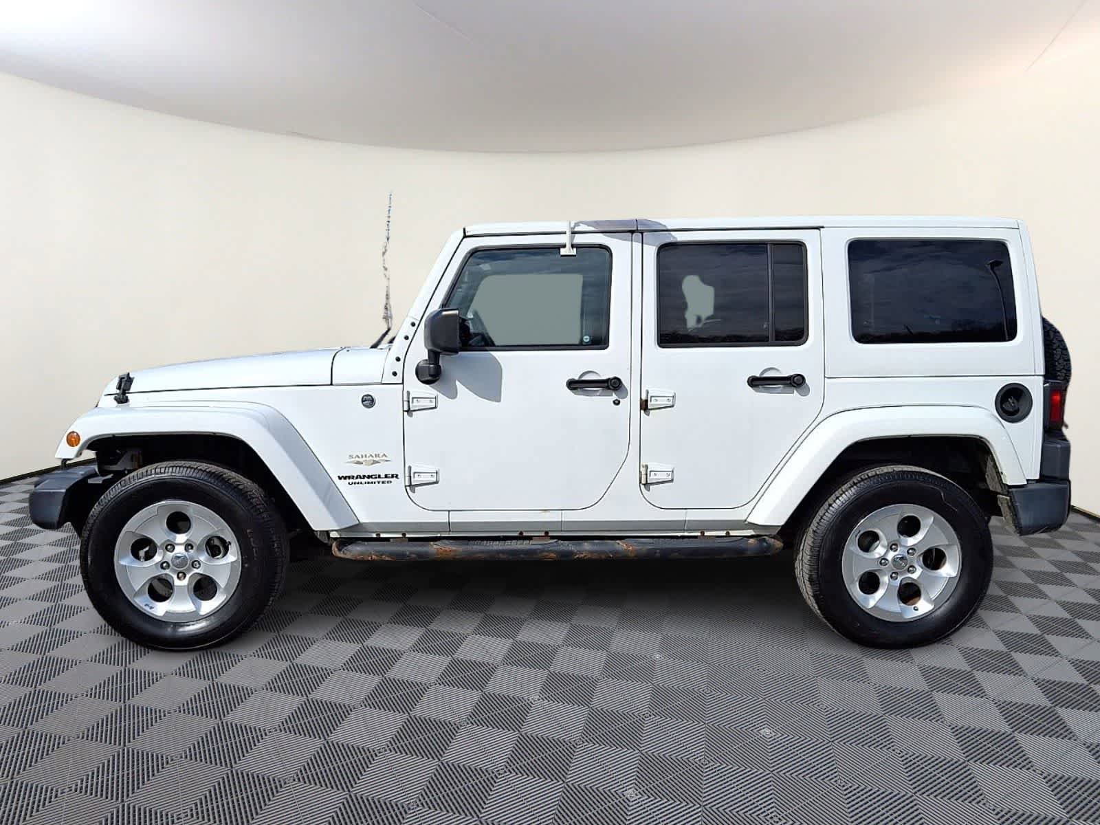 Used 2015 Jeep Wrangler Unlimited Sahara w/ Connectivity Group image 8