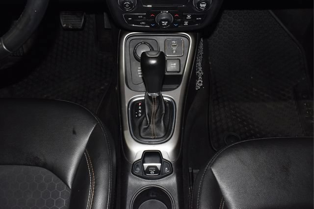 Used 2019 Jeep Compass Latitude w/ Cold Weather Group AWD/4WD image 33