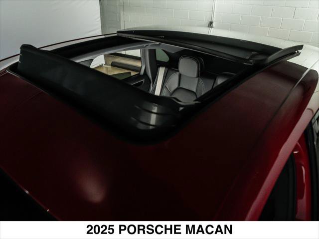 Used 2025 Porsche Macan Turbo AWD/4WD image 15