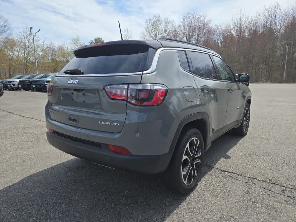 Used 2024 Jeep Compass Limited AWD/4WD image 14