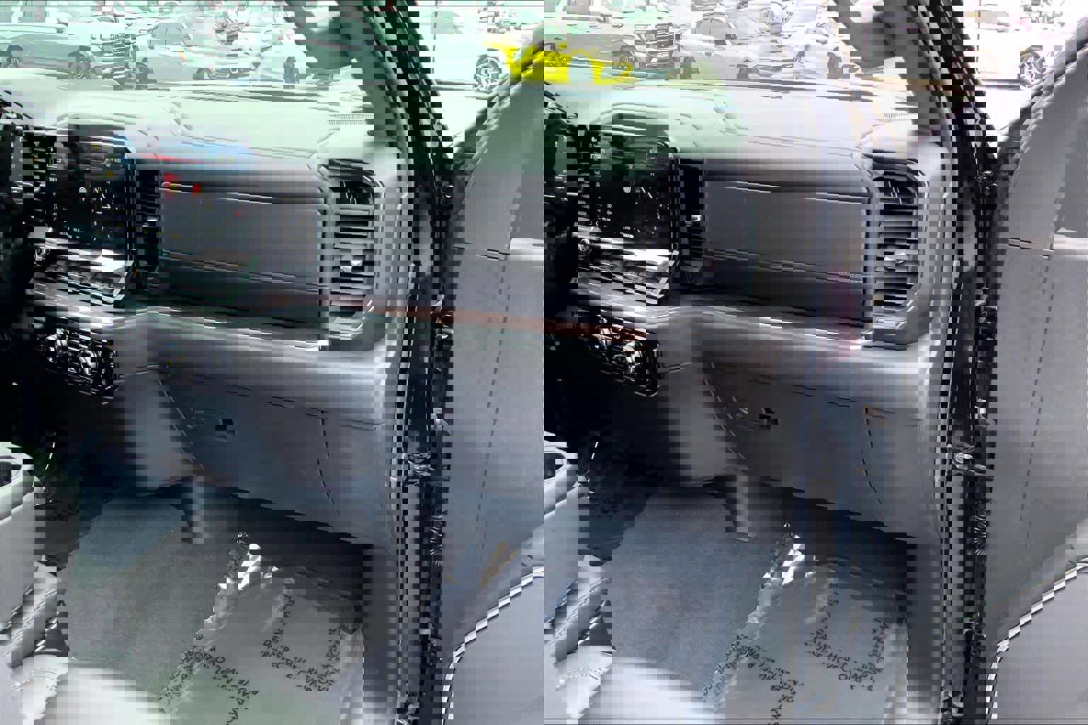 Used 2025 GMC Sierra 1500 SLT image 17