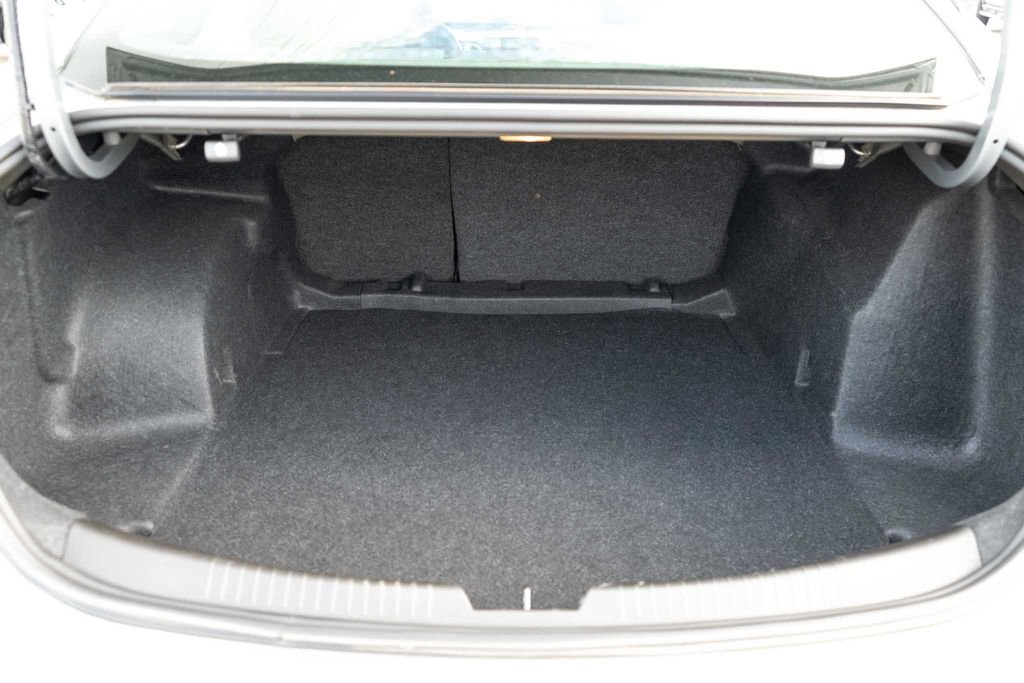 Used 2024 Chevrolet Malibu LT FWD image 7