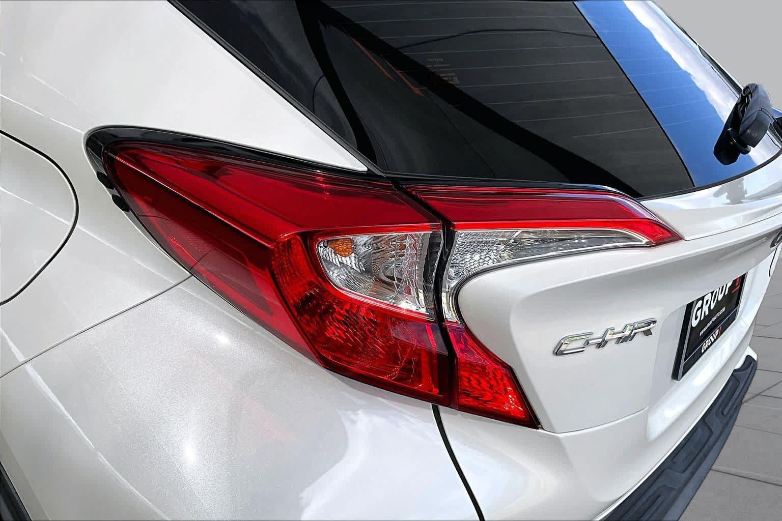 Used 2019 Toyota C-HR LE FWD image 28