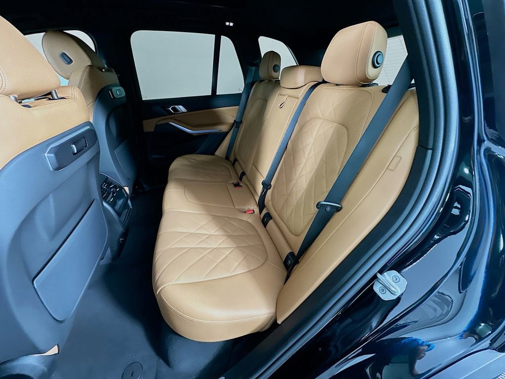 Certified 2025 BMW X5 xDrive50e w/ Parking Assistance Package image 25