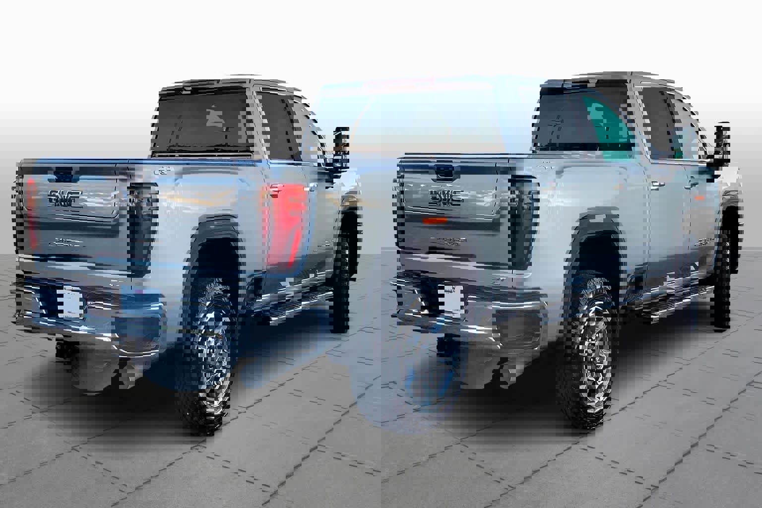 Used 2025 GMC Sierra 2500 SLT w/ SLT Convenience Package image 12