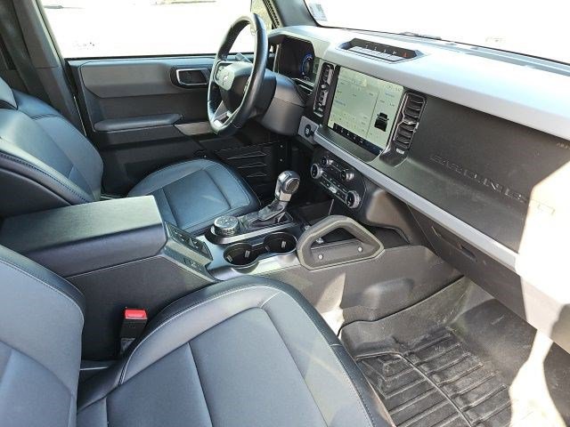 Used 2022 Ford Bronco Everglades image 13