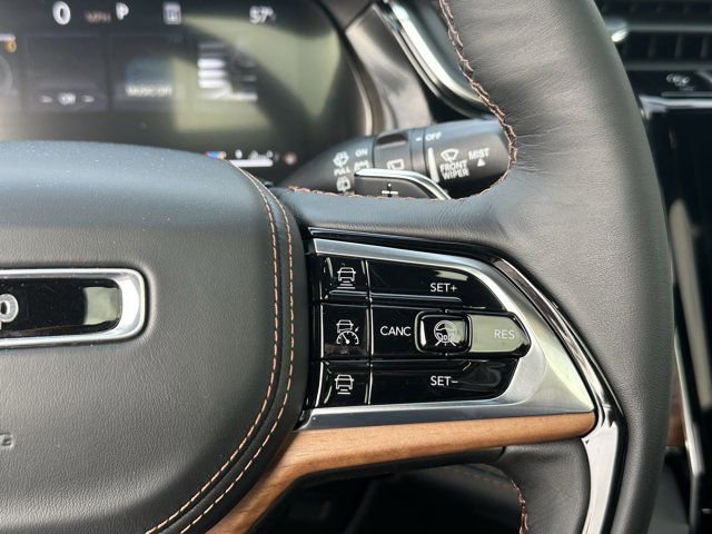 New 2025 Jeep Grand Cherokee Summit AWD/4WD image 30