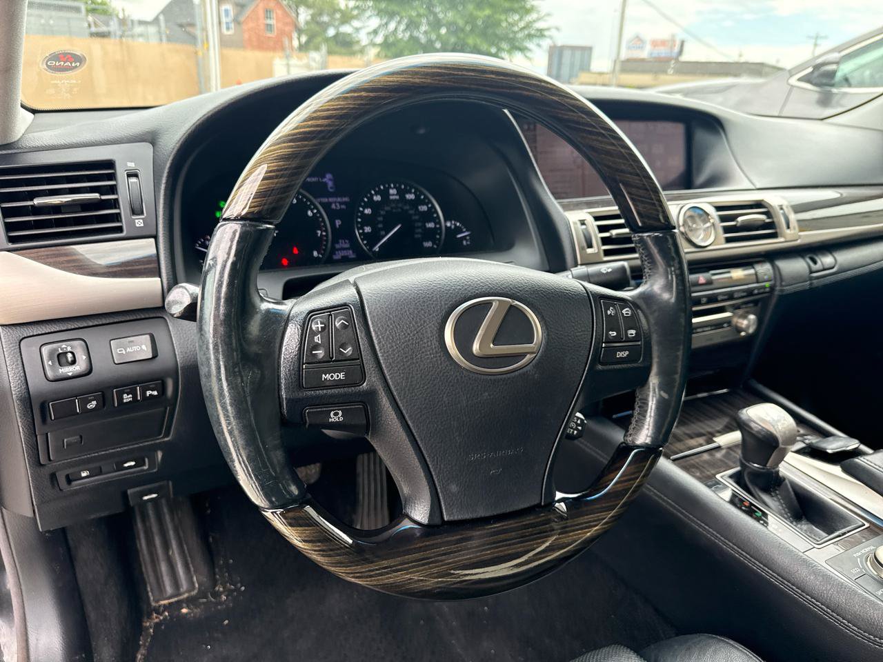 Used 2013 Lexus LS 460 AWD w/ Comfort Pkg image 30